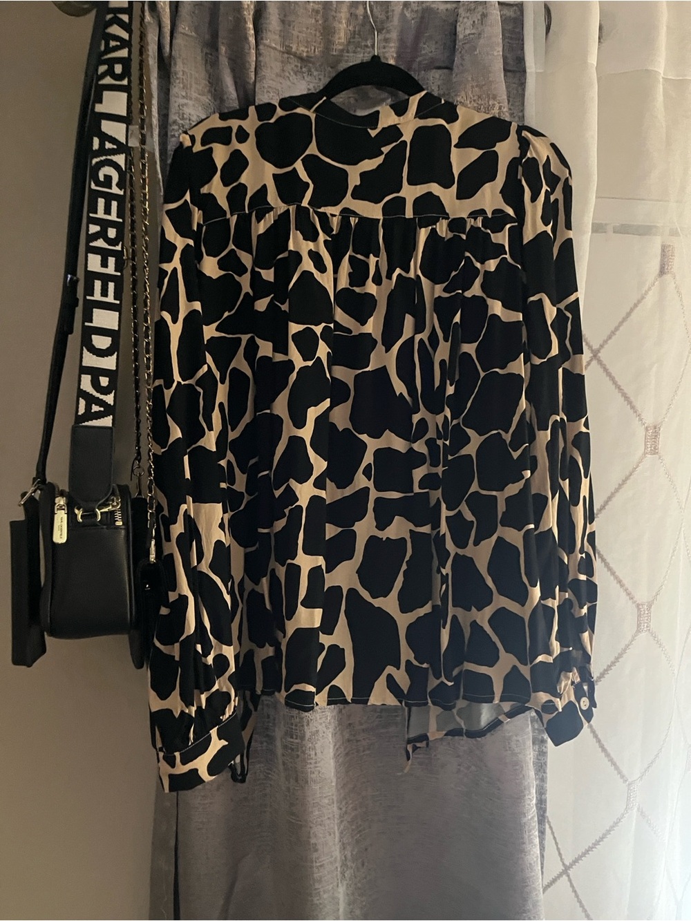 Women’s Black and Beige Giraffe Print Blouse